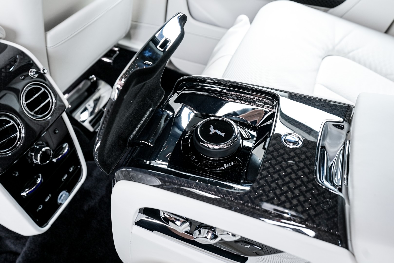 2026 ROLLS ROYCE CULLINAN | BLACK BADGE | GCC | MAIN DEALER WARRANTY SERVICE